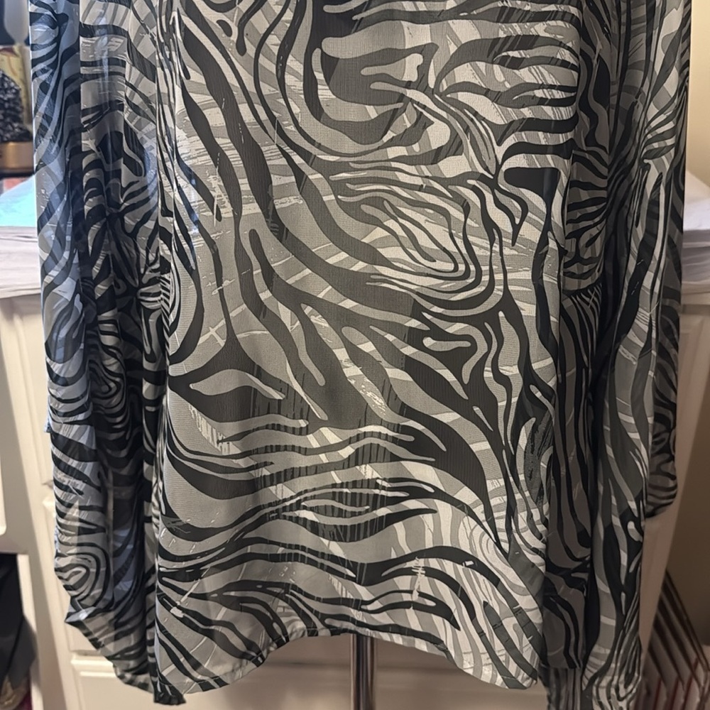 Zebra Print V-Neck Poncho Top - Picture 3 of 8